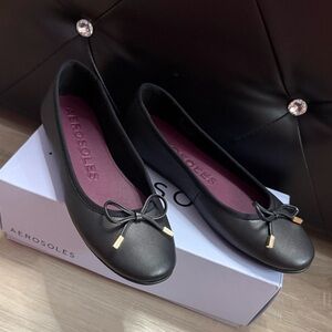 AEROSOLES Women's Black Flats with Bow Detail